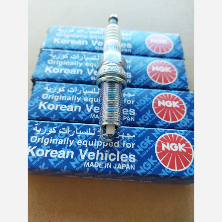 شمع ngk اصلی برای کی ام سی T8