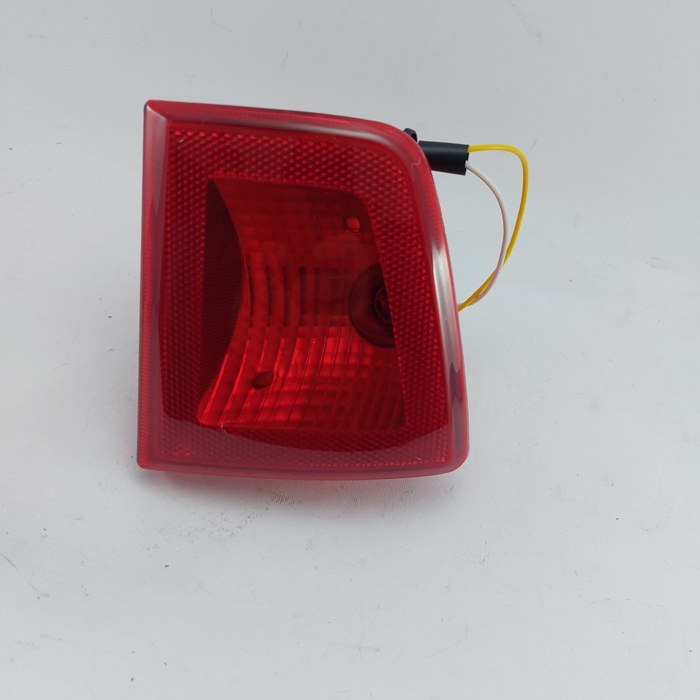 چراغ مه شکن عقب راست x33s